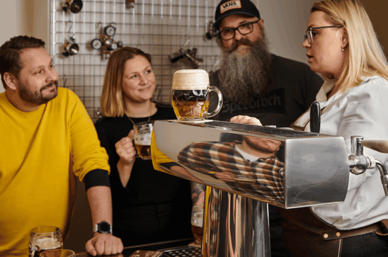 Lukáš Svoboda's Beer Tapping School - Refreshments and Diploma