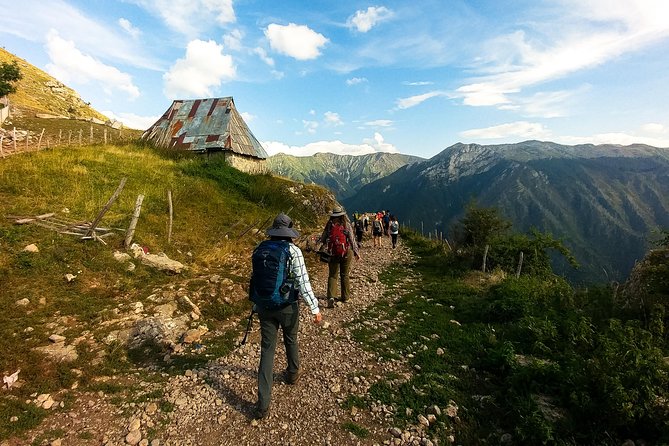 Lukomir Highland Village Hike - Getting to Lukomir