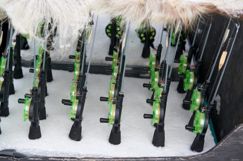 Luleå: Ice Fishing - 2h - Equipment Provided