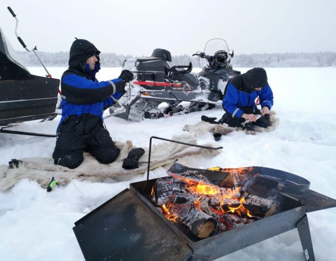 Luleå: Ice Fishing - 2h - Hotel Pickup and Drop-off