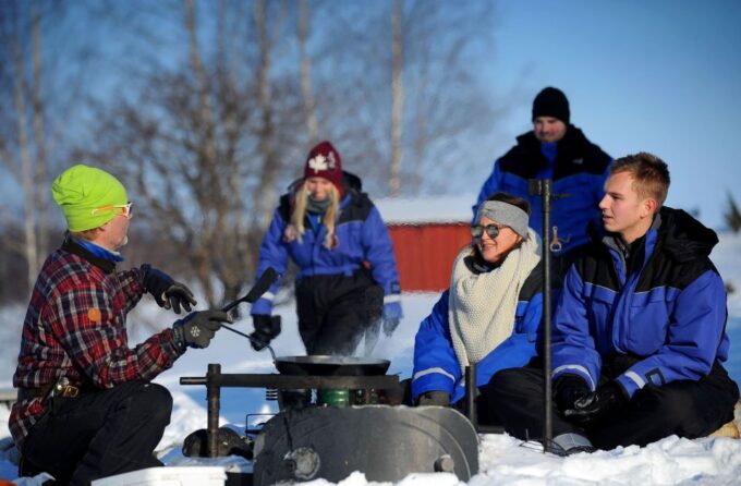Luleå: Snowmobile - Forest and Ice Nature Tour 2h - Optional Transfers and Activities