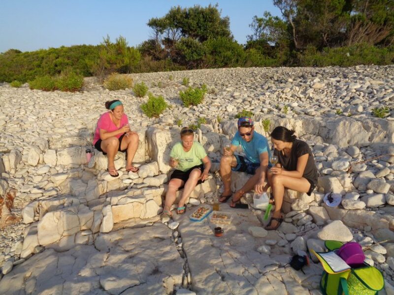 Lumbarda - Sunset Kayak Tour With a Picnic - Wine and Sweets - Kayak Experience