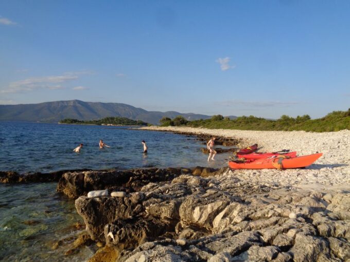 Lumbarda - Sunset Kayak Tour With a Picnic - Wine and Sweets - Sunset and Picnic