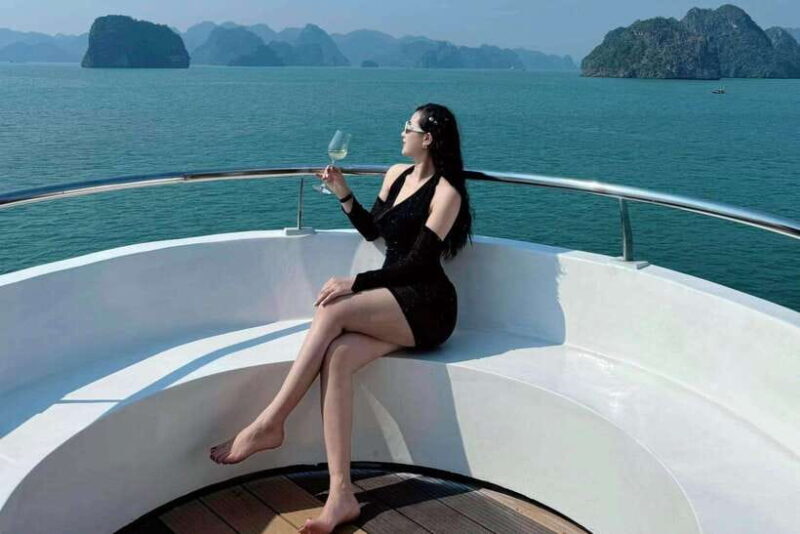 Luna Cruise Ha Long Bay: The Ultimate Luxury Experience - Included Services and Amenities