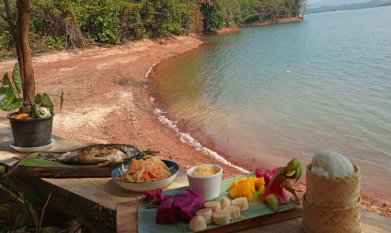 Lunch cruise on Vang Vieng Lake - An Authentic Lao Lake Experience in Vang Vieng