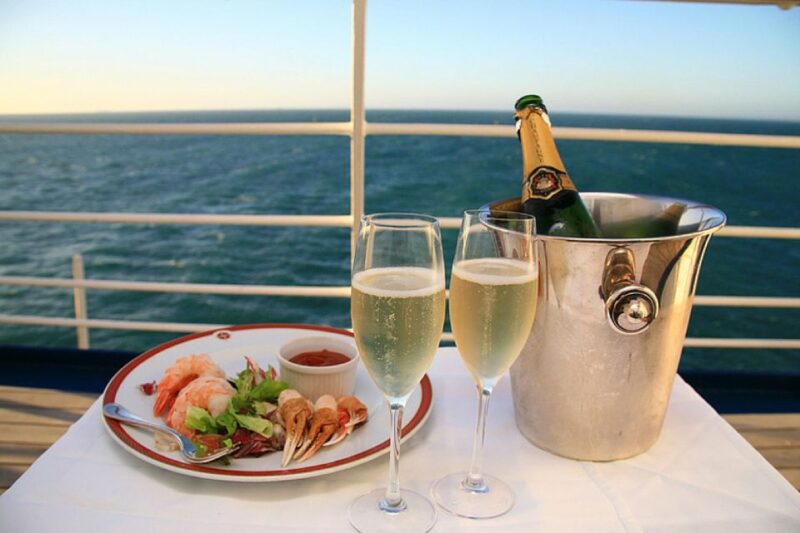Lunch Cruise With Live Jazz on Sydney Harbour - Key Points
