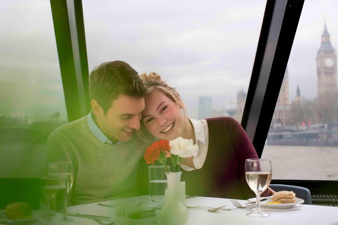 Lunch River Cruise on the Thames With 2-Course Meal - Onboard Amenities
