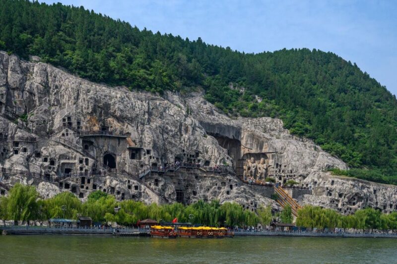 Luoyang: Longmen Grottoes and White Horse Temple Guided Tour - Reliable Driver and Vehicle