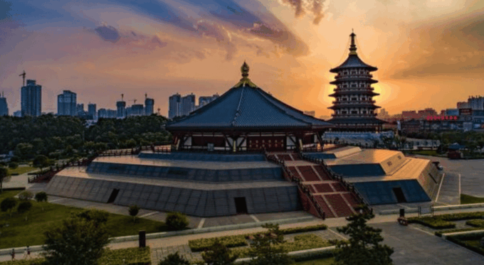 Luoyang Walking Night Tour With Local Dinner Old Town - Luoyi Old Town
