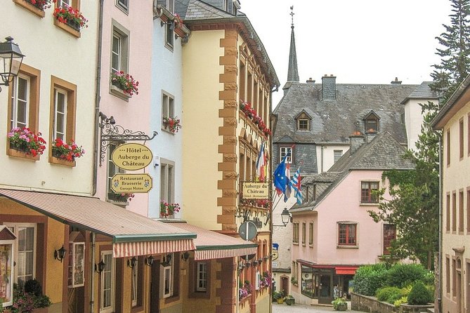 Luxembourg Airport Transfers : Luxembourg to Airport LUX in Luxury Van - Private Tour Experience