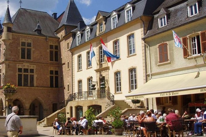 Luxembourg Airport Transfers : Luxembourg to Airport LUX in Luxury Van - Frequently Asked Questions