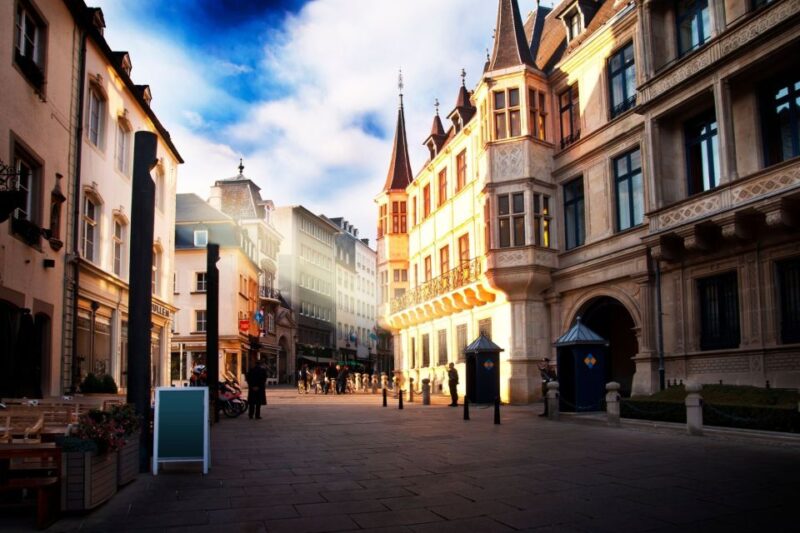 Luxembourg: City Exploration Game and Tour - Itinerary and Sightseeing Locations