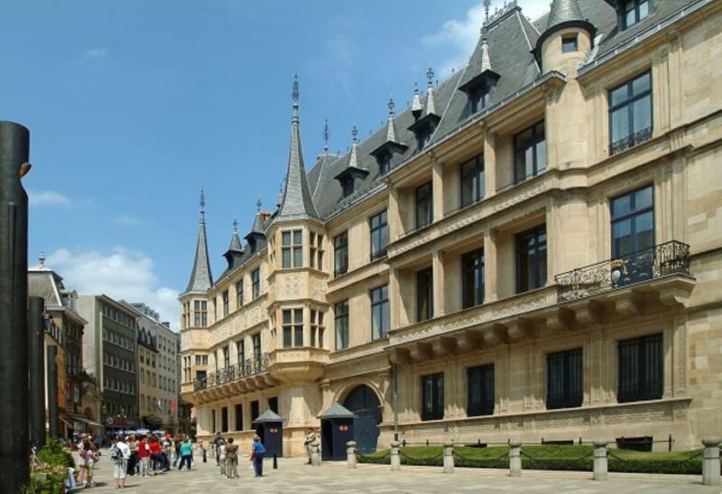 Luxembourg: City Highlights Guided Walking Tour - Local Cuisine