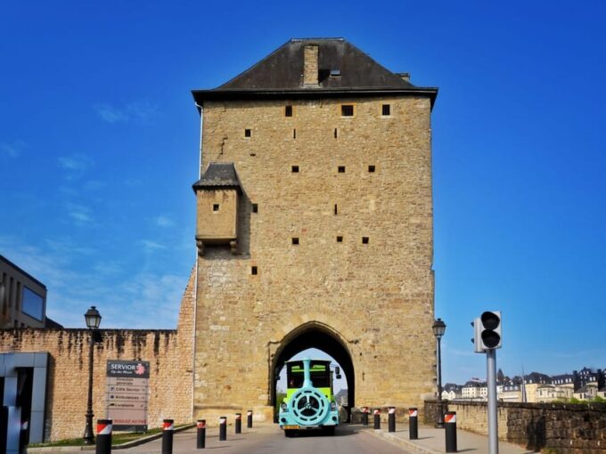 Luxembourg: City Train Ticket - Languages and Audio Guide