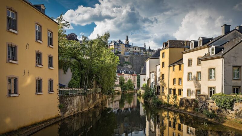 Luxembourg: Express Walk With a Local in 60 Minutes - Booking Information