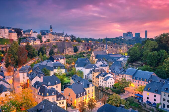 Luxembourg: First Discovery Walk and Reading Walking Tour - Tour Duration and Cancellation
