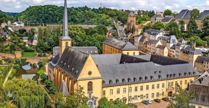 Luxembourg Private Walking Tour - Discovering Wartime Tales