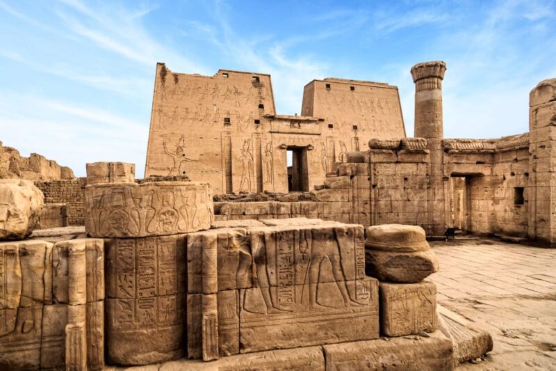 Luxor: Nile Cruise 4 Nights to Aswan & Abu Simbel Temple - On-board Amenities