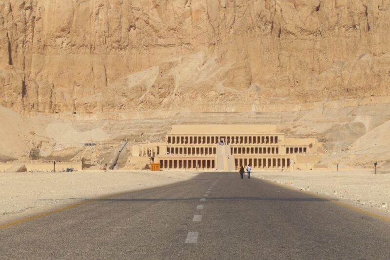 Luxor: West Bank Sightseeing Tour and Light Show - Key Points