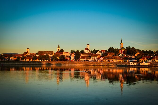 Luxurious, Private Day Cruise With a Water Limousine on the Danube - Itinerary and Key Attractions
