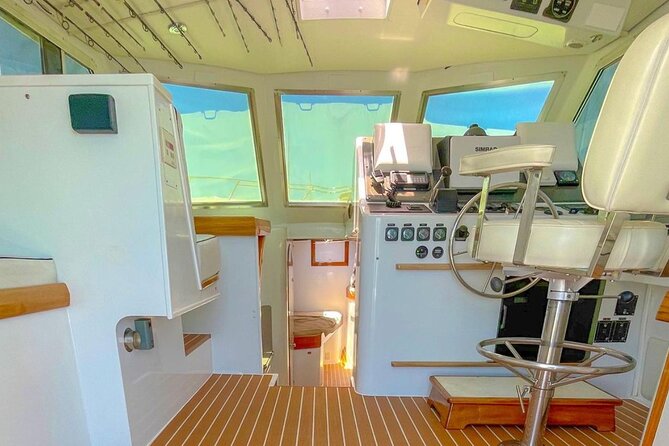 Luxury Bay or Sunset Yacht Cruise in San Diego - Schedule and Accessibility Features