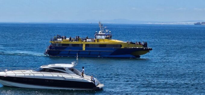 Luxury Boat Cruise From the V&A Waterfront - Booking and Payment
