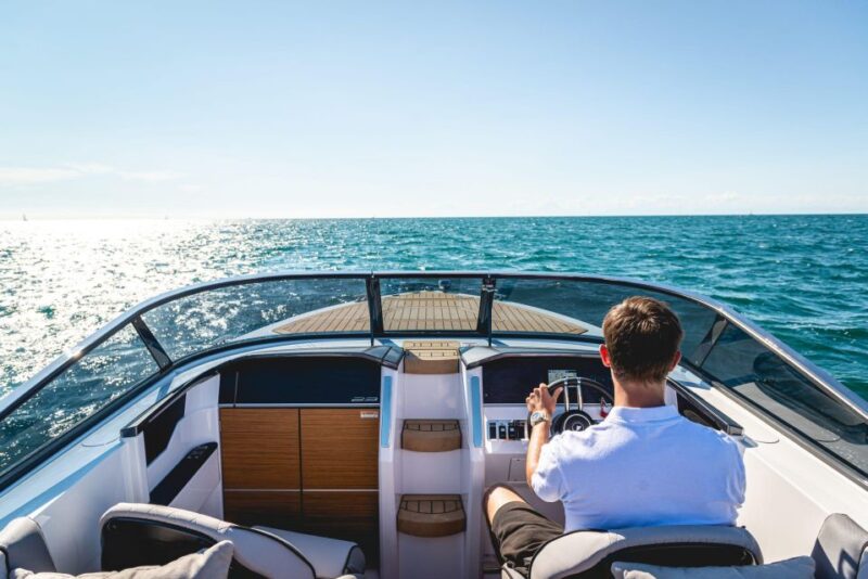 Luxury Boat Tour on Lake Como - Inclusions and Meeting Point