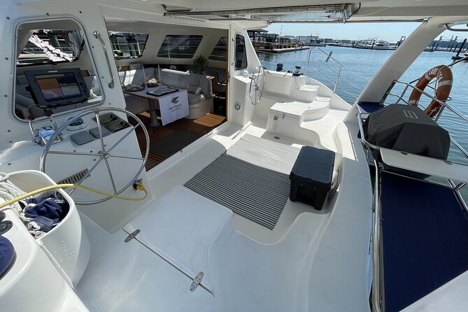 Luxury Catamaran Private Tour Baltimore Harbor - Catamaran Amenities