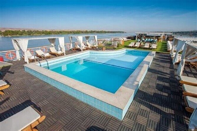 Luxury Cruise From Aswan to Luxor 4 Days With Abu Simble Temple - Group Size and Capacity