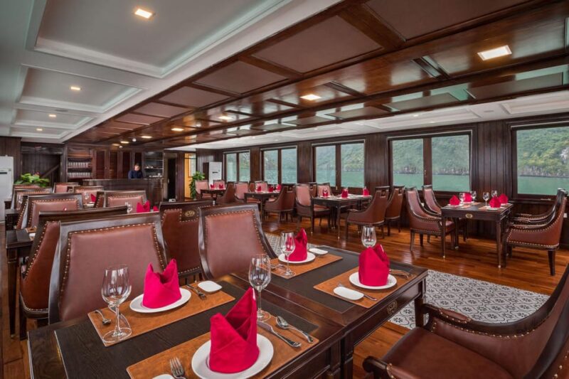 Luxury Cruise With Balcony,Bathtub, Jazcuzzi for 2d/1n - Cruise Highlights and Features