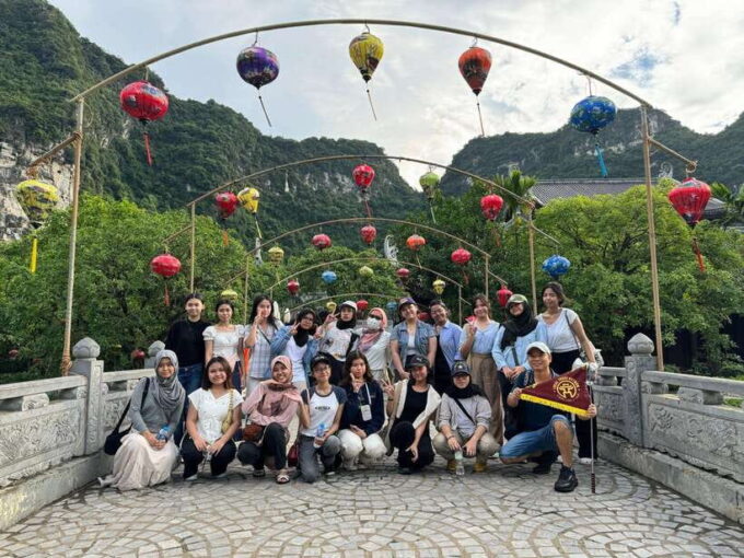 Luxury Day Tour Bai Dinh, Trang An & Mua Cave - Return to Hanoi