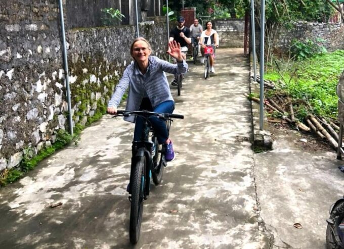 Luxury Day Trip: Bich Dong, Local Farmers House, Trang An - Cuisine and Dining