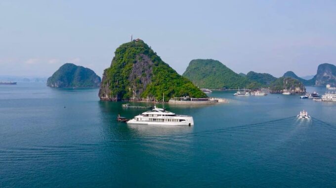 Luxury Ha Long Symphony Day Cruise With Lunch, Cave & Island - Cruise Amenities and Facilities