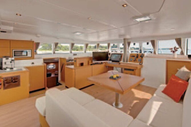 Luxury Hawaiian Sea Turtle, Dolphin Sail and Kona Snorkel - Meeting Point and Departure