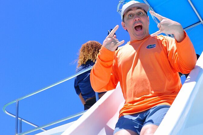 Luxury Hip Hop Boat PartyDrinks, Music, and the Best Vibes in PC - An Overview of the Experience