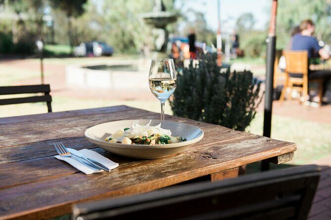 Luxury Hunter Valley Tour: 3 Tastings, Gin, Lunch & Chocolatier - The Value and Why It Works