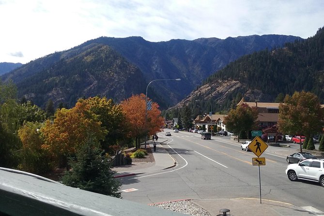 Luxury Leavenworth Day Trip Through the Cascade Mountains - Bavarian-Style Town of Leavenworth