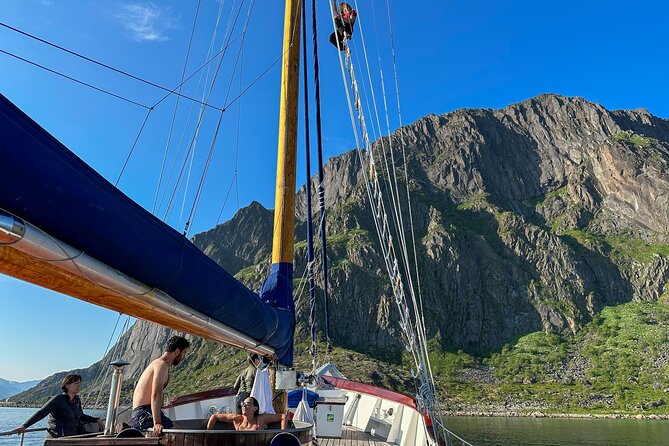 Luxury Lofoten Yacht Tour W Kayak SUP Hot Tub BBQ & Beach Bonfire - Key Points