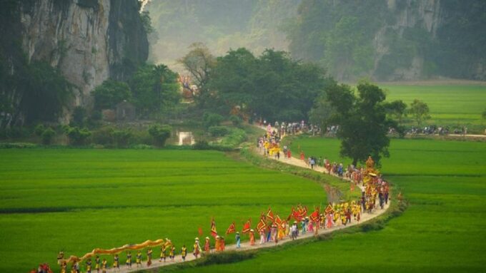 Luxury Ninh Binh Tour: Explore Hoa Lu, Trang An & Hang Mua. - Hoa Lu, Ancient Capital