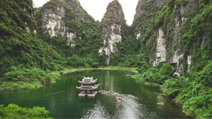 Luxury Ninh Binh Tour: Explore Hoa Lu, Trang An & Hang Mua. - Trang An UNESCO Site