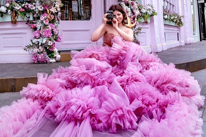 Luxury Pinky Dress Photoshoot in London Photographer - Meeting and Transportation