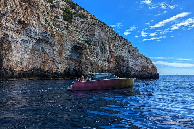 Luxury Powerboat Rent - Additional Costs and Pricing