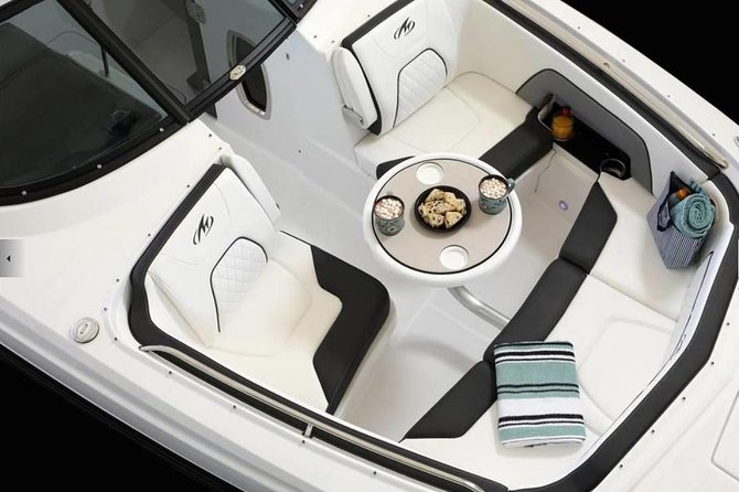 Luxury Private Boat Charter - Included Features for Guests