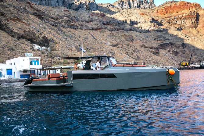 Luxury Private Power Catamaran Tour in Santorini - Beverages and Onboard Dining