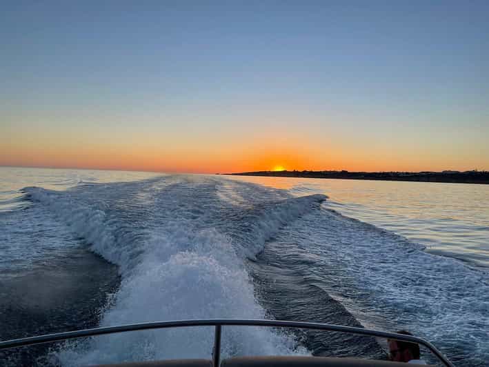Luxury Private Sunset Yacht Charter - Amenities and Services