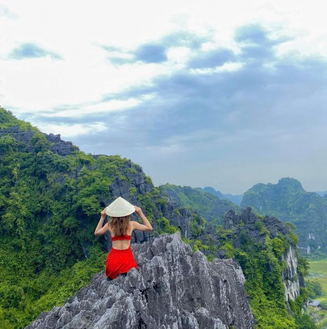 Luxury Private Tour: Ninh Binh 1day: Hoa Lu-Tam Coc-Mua Cave - Mua Cave and Dragon Mountain