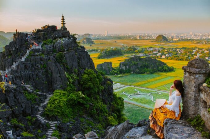Luxury Private Tour: Ninh Binh 1day: Hoa Lu-Tam Coc-Mua Cave - Exclusions