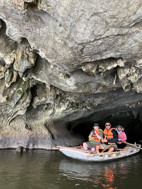 Luxury Private Tour: Ninh Binh: Hoa Lu-Tam Coc/Trang An - Tam Coc Boat Cruise