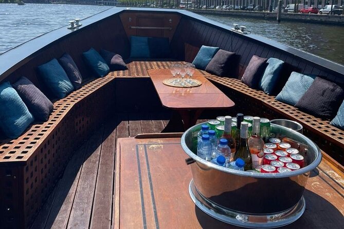 Luxury Shared Canal Tour With Live Guide - Key Points