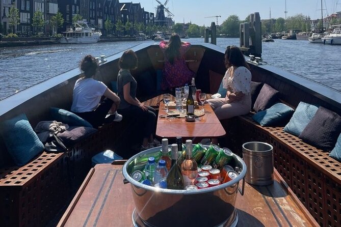 Luxury Shared Canal Tour With Live Guide - Meeting and End Point